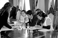 Jovens debatem violência doméstica