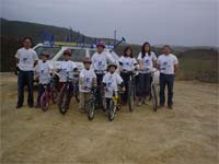 Ciclistas em miniatura