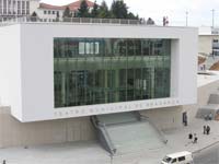 Teatro abre portas à cidade