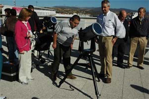 Eclipse solar fascina curiosos