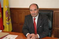 “Câmara tem um número exagerado de funcionários”