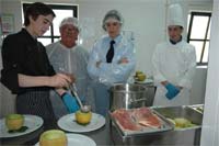 Azeite e azeitona de mãos dadas