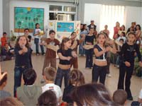 Crianças festejam Primavera