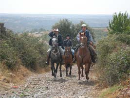 Cavaleiros pelas Arribas do Douro