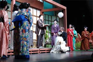 Ópera e escolas enchem Teatro