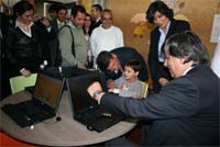 Computadores animam crianças na Pediatria