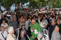 Freixo homenageia bispo e casais