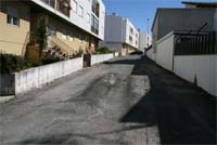 Rua de Bragança danifica automóveis