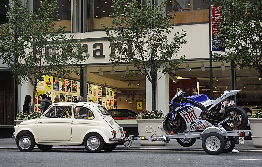 Fiat de 1963 passeou moto de Rossi nos USA