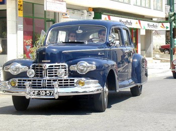 Relíquias no encontro de automóveis antigos de Macedo