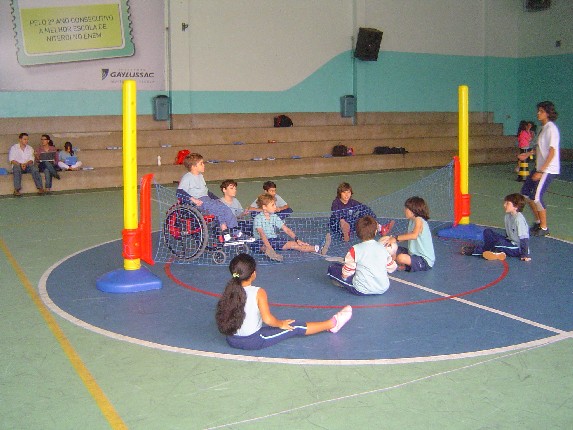 Problema no concurso atrasa aulas de inglês e educação física no primeiro ciclo