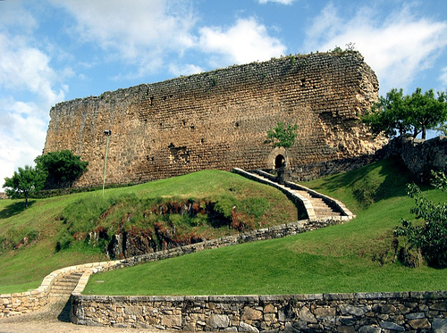 Castelo de Miranda do Douro em obras