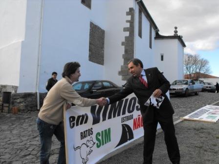 Vimioso reclama estrada