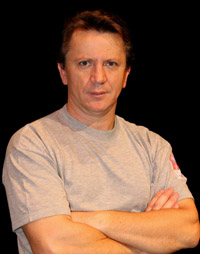 Actor de “A Outra” critica programação do Teatro Municipal de Bragança