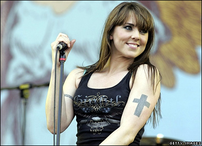 Melanie C quer remover todas as tatuagens