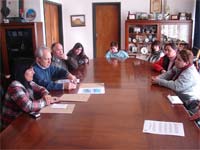 Cinco famílias com casa nova