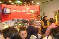 Feira reúne emigrantes em França