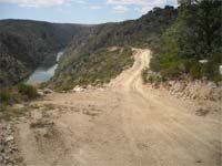 Caminho embargado em Aldeia Nova