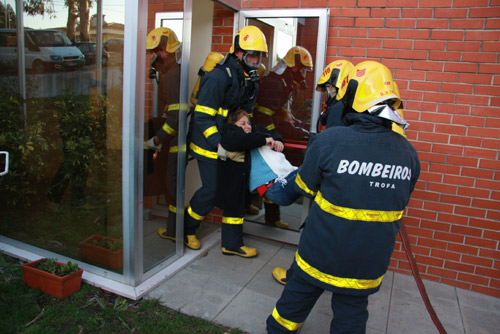 Bombeiros do distrito reforçados com nove equipas permanentes