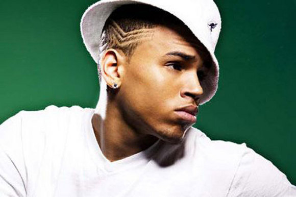 Chris Brown pede desculpa por agressão a Rihanna: veja aqui o vídeo