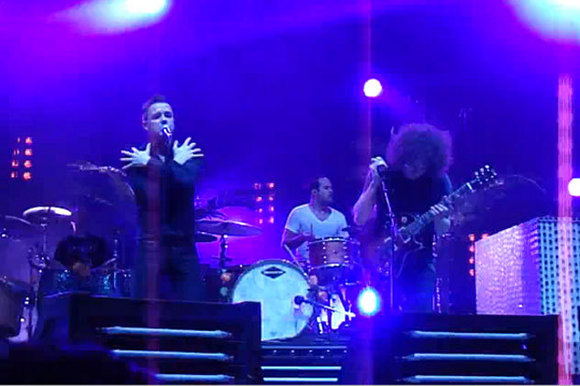 The Killers e Wolfmother juntos em palco cantam clássico de Nina Simone [veja aqui o vídeo]