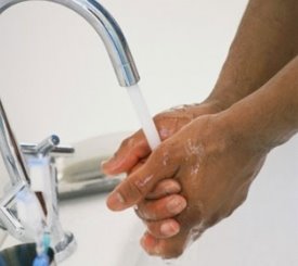 Lavar as mãos para prevenir infecções hospitalares