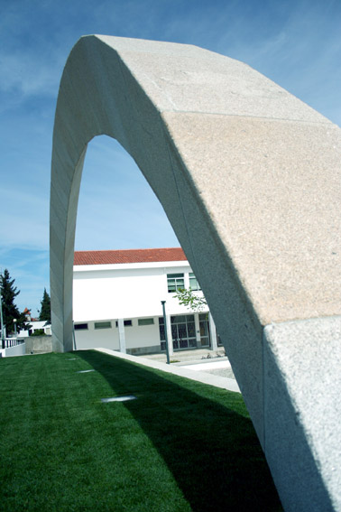 Museu Internacional de Escultura Contemporânea de Carrazeda de Ansiães está concluído