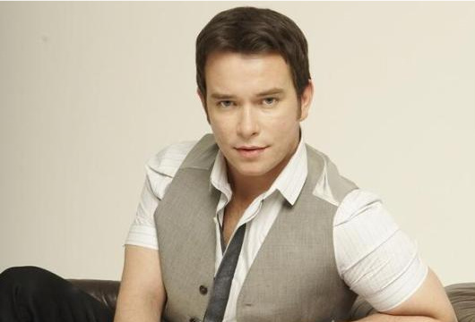 Morreu Stephen Gately, membro dos Boyzone, aos 33 anos devido a um edema pulmonar