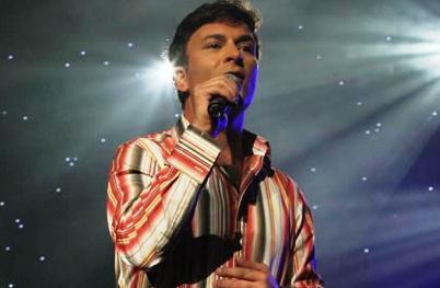 Concerto grátis de Tony Carreira deixa Valentim Loureiro em maus lençóis