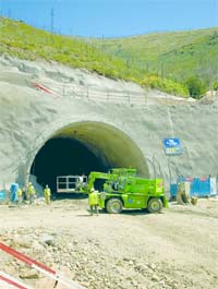 Túnel suspenso por tempo indeterminado