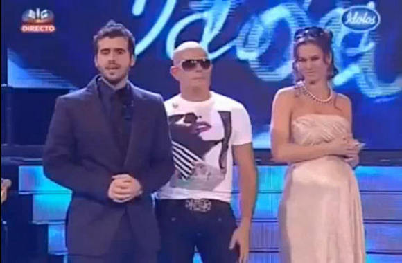 Pedro Abrunhosa cai em palco no programa Ídolos [vídeo]