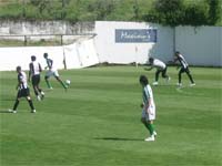 Empate complica subida