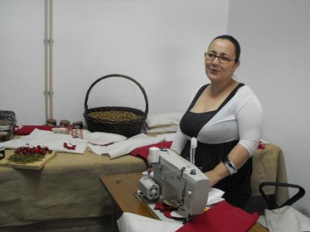 Caroço de cereja aproveitado para fazer almofadas com efeitos terapêuticos