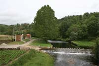 Rio atrai visitantes a Angueira