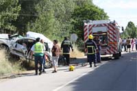 Carro subiu encosta e ‘voou’