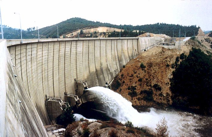 EDP quer deixar dinheiro que paga de impostos nas regiões onde tem barragens