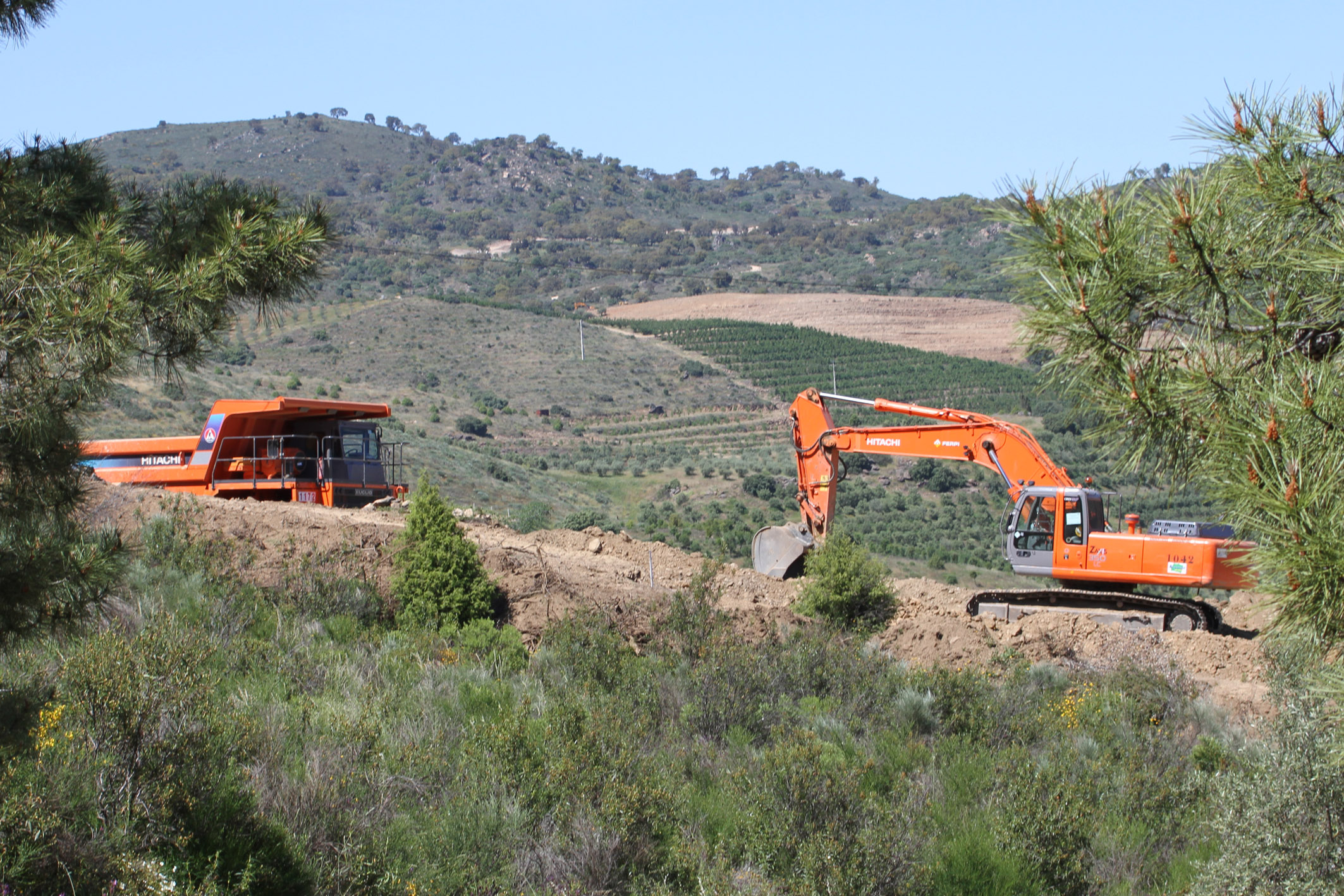 Camionistas desesperados com corte na EN102 em Moncorvo