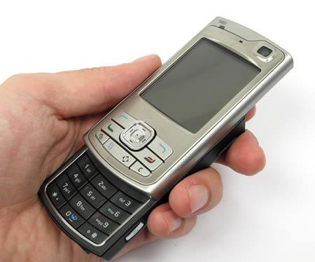 Falta de cobertura de rede de telemóvel no Nordeste Transmontano chega a atingir quase metade da pop