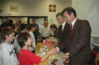 Estudantes agarrados ao Mirandês