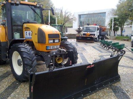 Meios para a neve reforçados em Bragança para fazer face aos nevões