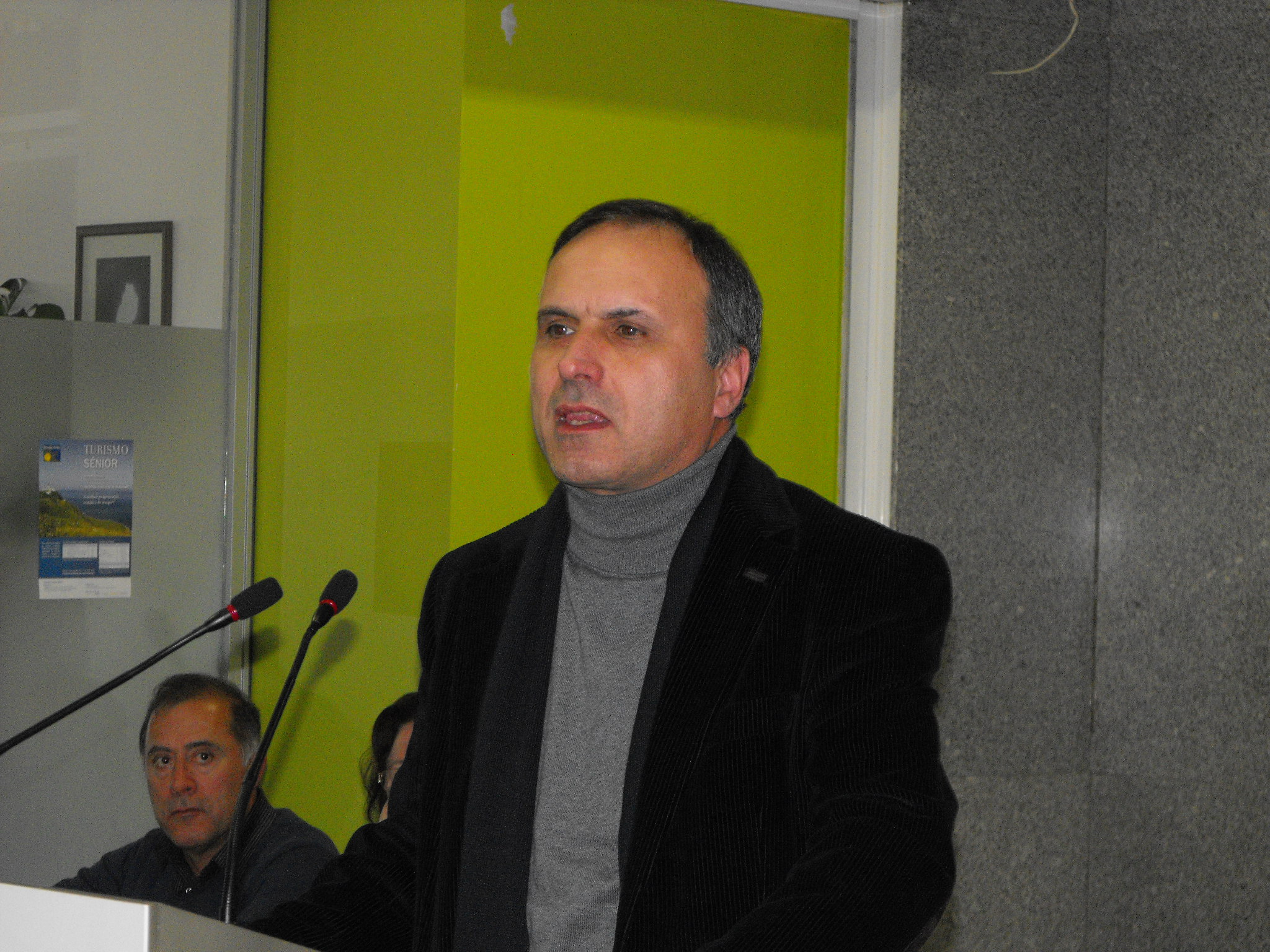 Candidato do PCP à presidência da República faz campanha em Bragança