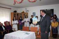 Natal com banda desenhada e livro de tradições