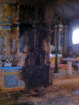 Curto-circuito em presépio causa incêndio em igreja de Mogadouro