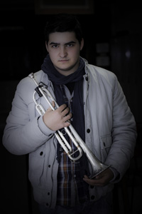 Jovem cria a sua primeira marcha