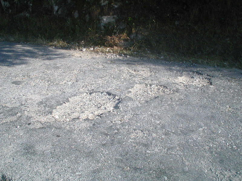 Buracos no IP4 desesperam automobilistas