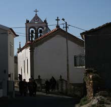 Gralhós preserva Festa do Ramo