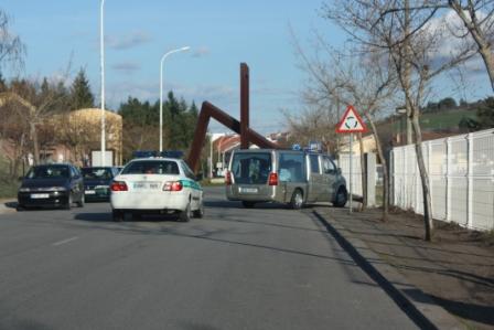 GNR interrompe funeral para levar corpo da criança afogada para autopsia