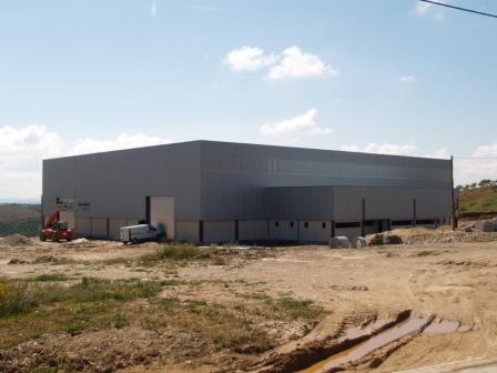 Antigo pavilhão da Mecapisa está à venda em Alfândega da Fé