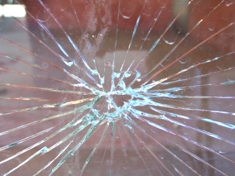 Assaltaram-lhe a casa enquanto dormia