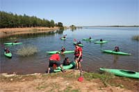 Escola de canoagem ocupa tempos livres